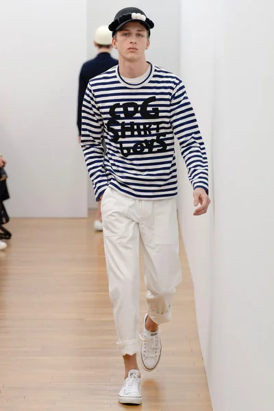Look 30